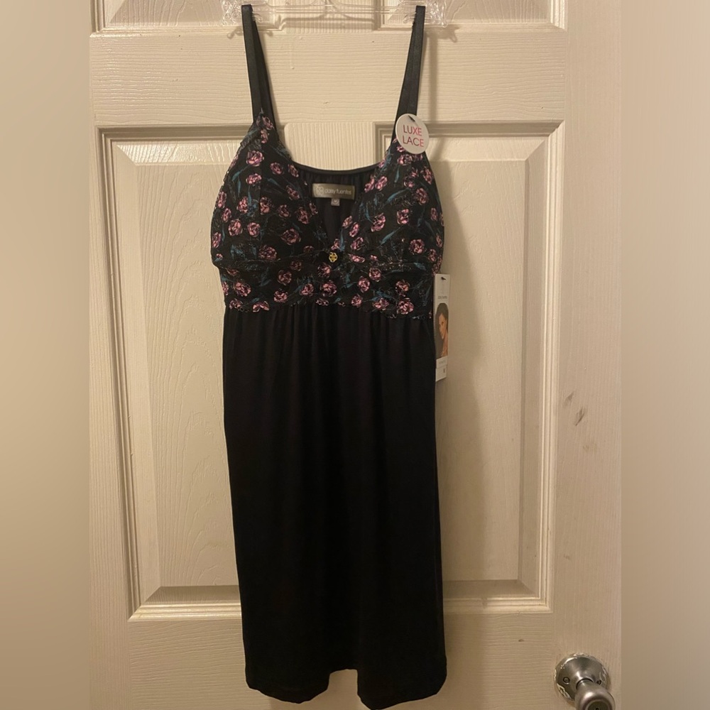 NWT Daisy Fuentes nightie size medium! Sexy and Comfy!